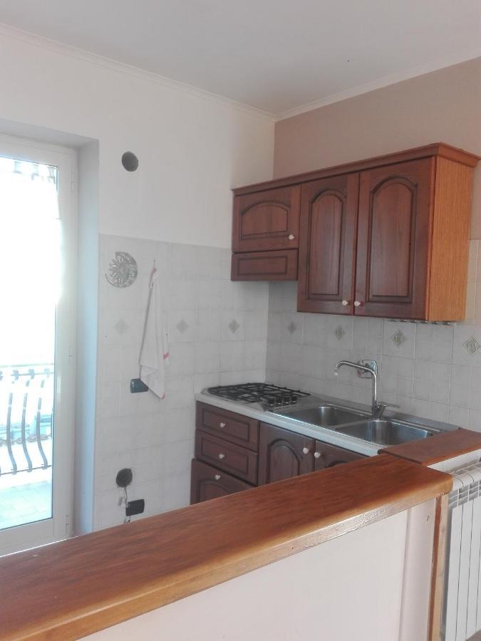 A Santy'S House 1Piano-No Lift-Shuttle A Pagamento-Raggiungibile A Piedi Aeroporto-Fermata Bus Fiera Di Roma A 3 Minuti-Air Condiz Ed Extra Bed For A Fee A Pagamento Apartment Fiumicino Exterior foto