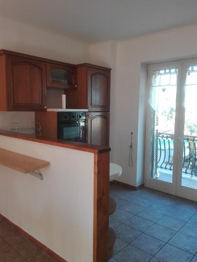 A Santy'S House 1Piano-No Lift-Shuttle A Pagamento-Raggiungibile A Piedi Aeroporto-Fermata Bus Fiera Di Roma A 3 Minuti-Air Condiz Ed Extra Bed For A Fee A Pagamento Apartment Fiumicino Exterior foto