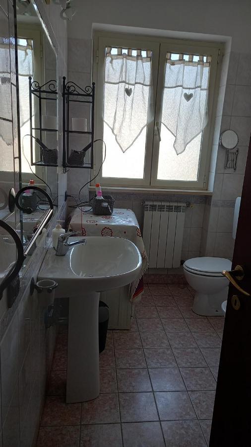 A Santy'S House 1Piano-No Lift-Shuttle A Pagamento-Raggiungibile A Piedi Aeroporto-Fermata Bus Fiera Di Roma A 3 Minuti-Air Condiz Ed Extra Bed For A Fee A Pagamento Apartment Fiumicino Exterior foto