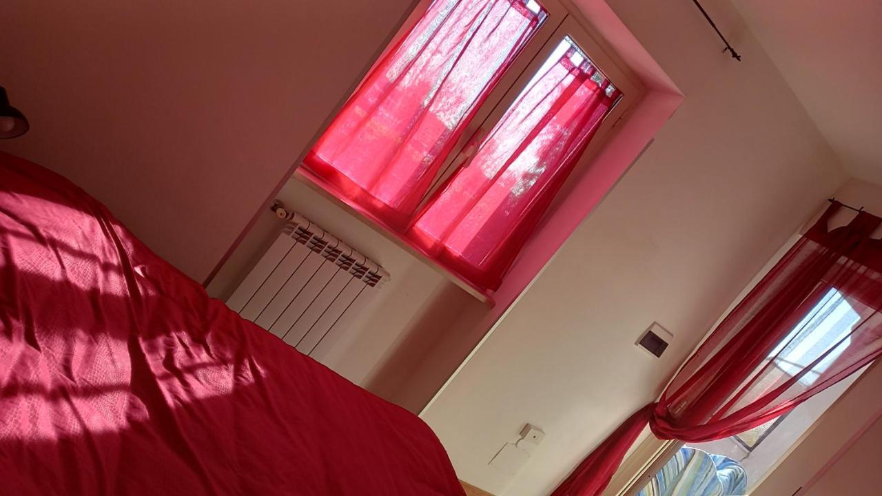 A Santy'S House 1Piano-No Lift-Shuttle A Pagamento-Raggiungibile A Piedi Aeroporto-Fermata Bus Fiera Di Roma A 3 Minuti-Air Condiz Ed Extra Bed For A Fee A Pagamento Apartment Fiumicino Exterior foto