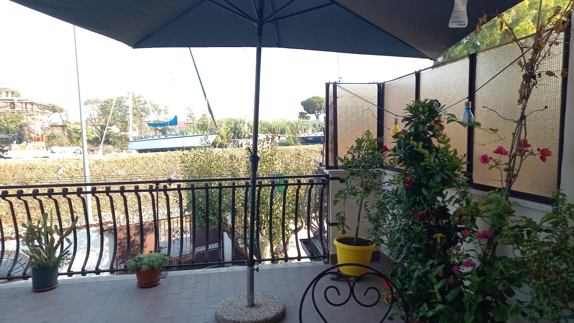 A Santy'S House 1Piano-No Lift-Shuttle A Pagamento-Raggiungibile A Piedi Aeroporto-Fermata Bus Fiera Di Roma A 3 Minuti-Air Condiz Ed Extra Bed For A Fee A Pagamento Apartment Fiumicino Exterior foto